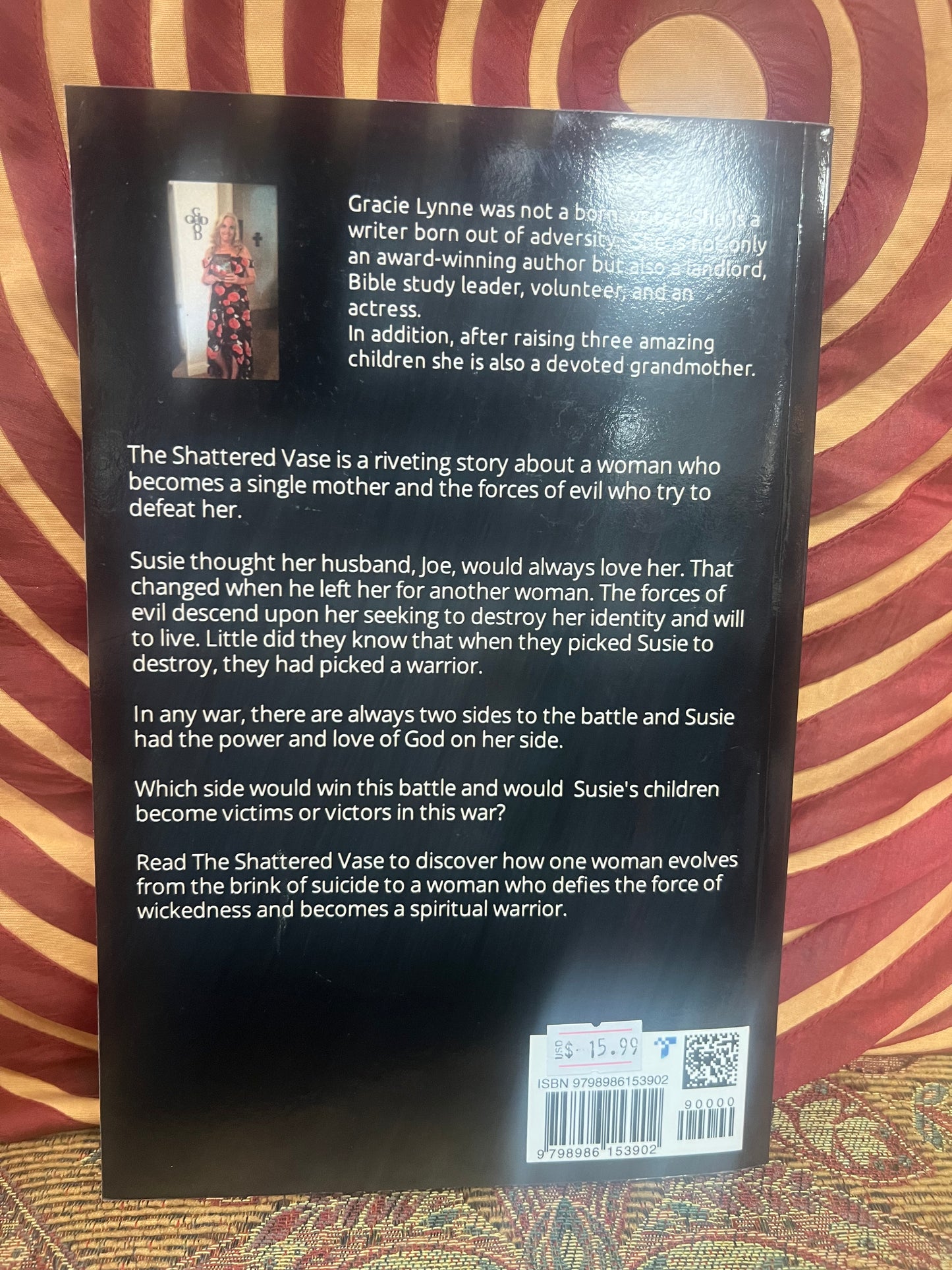 The Shattered Vase : Gracie Lynne